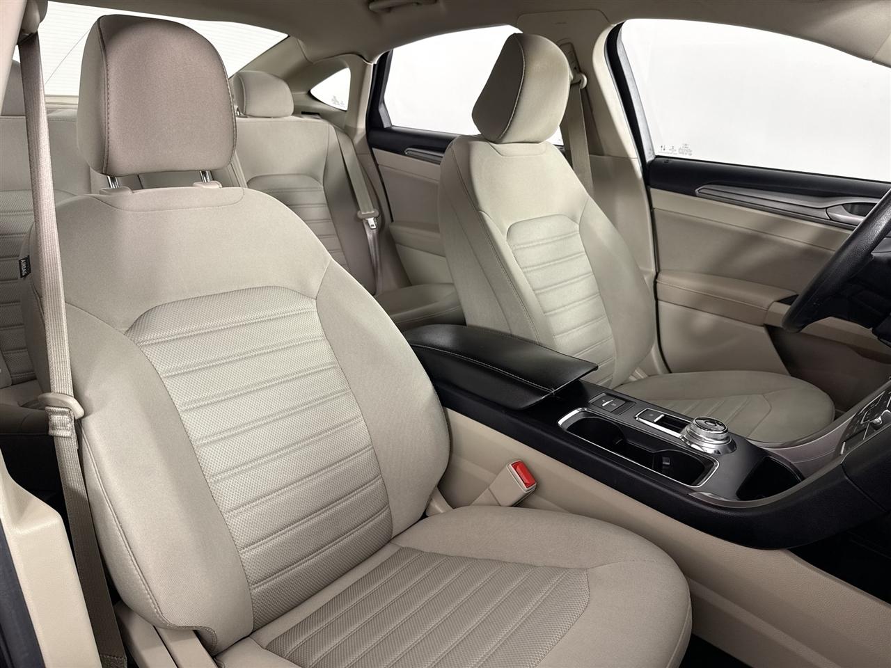 Ford Fusion Hybrid SE FWD 2020