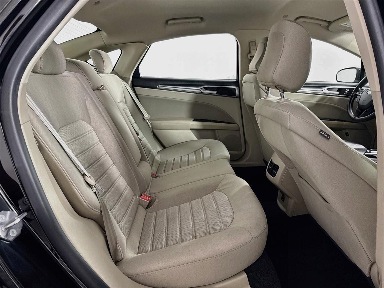 Ford Fusion Hybrid SE FWD 2020