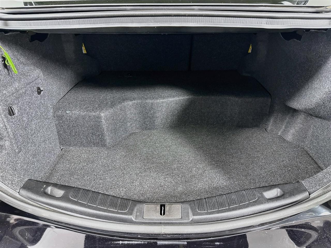 Ford Fusion Hybrid SE FWD 2020