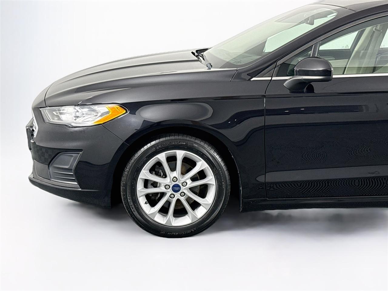 Ford Fusion Hybrid SE FWD 2020