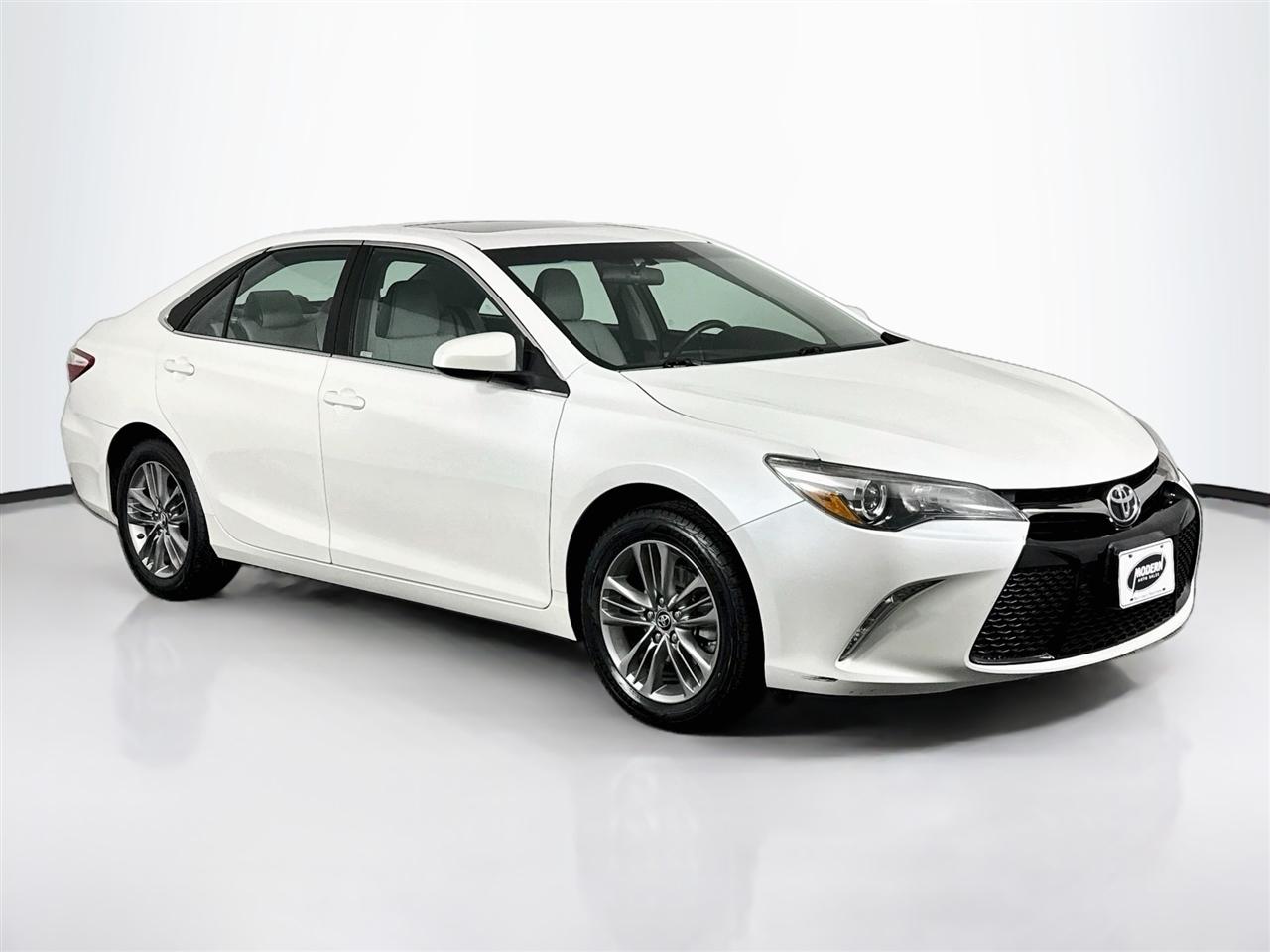 Toyota Camry XLE Auto (Natl) 2017