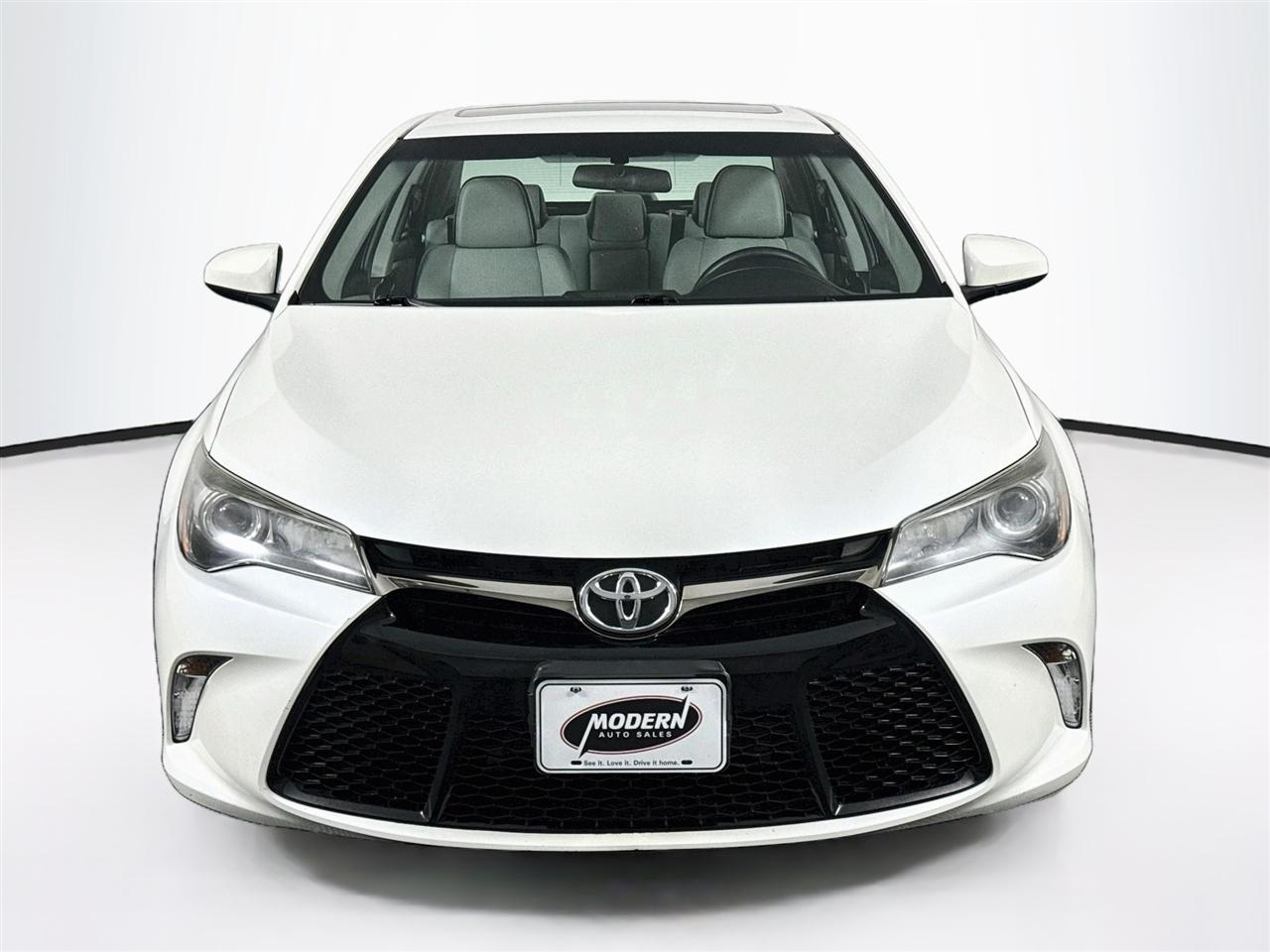 Toyota Camry XLE Auto (Natl) 2017