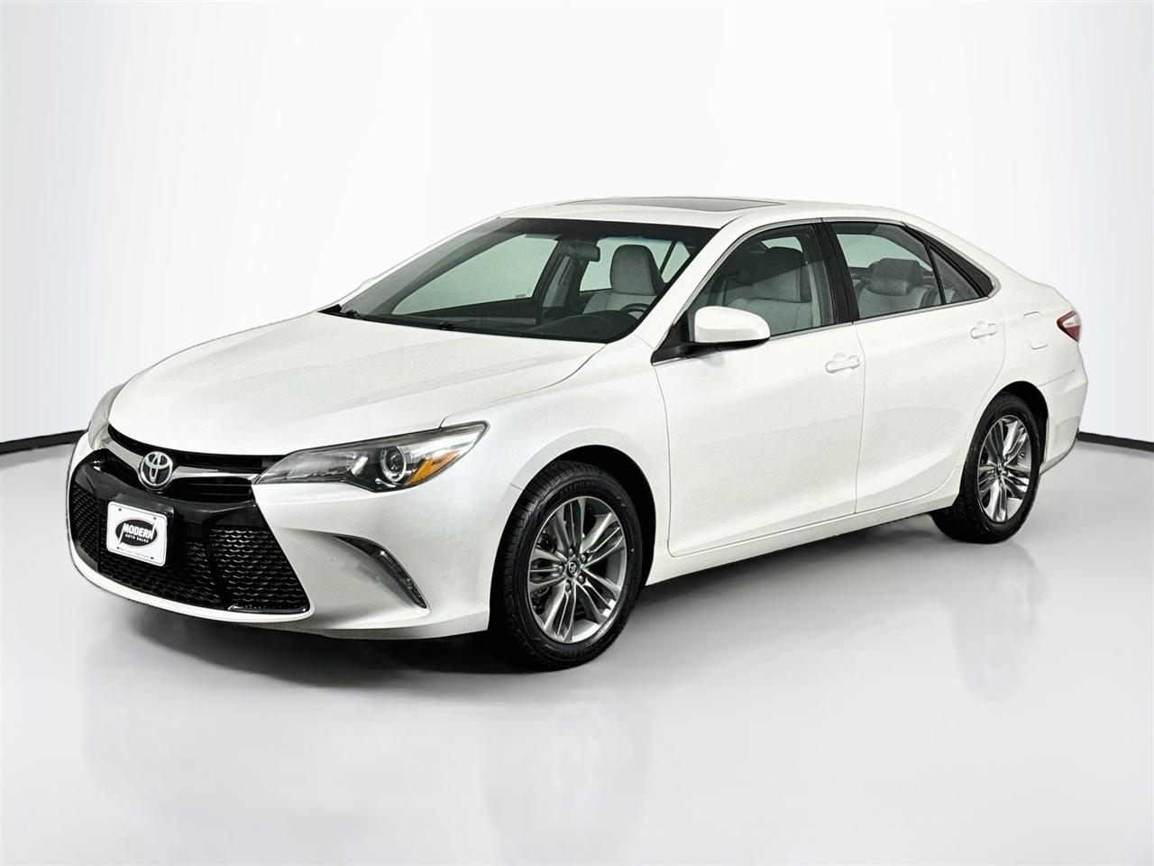 Toyota Camry XLE Auto (Natl) 2017