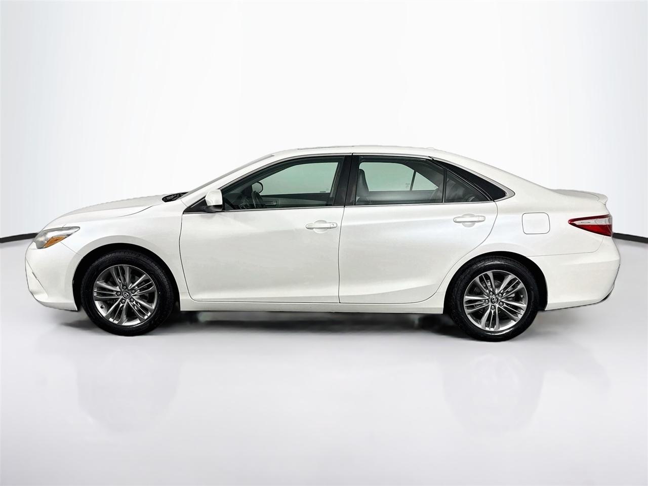 Toyota Camry XLE Auto (Natl) 2017