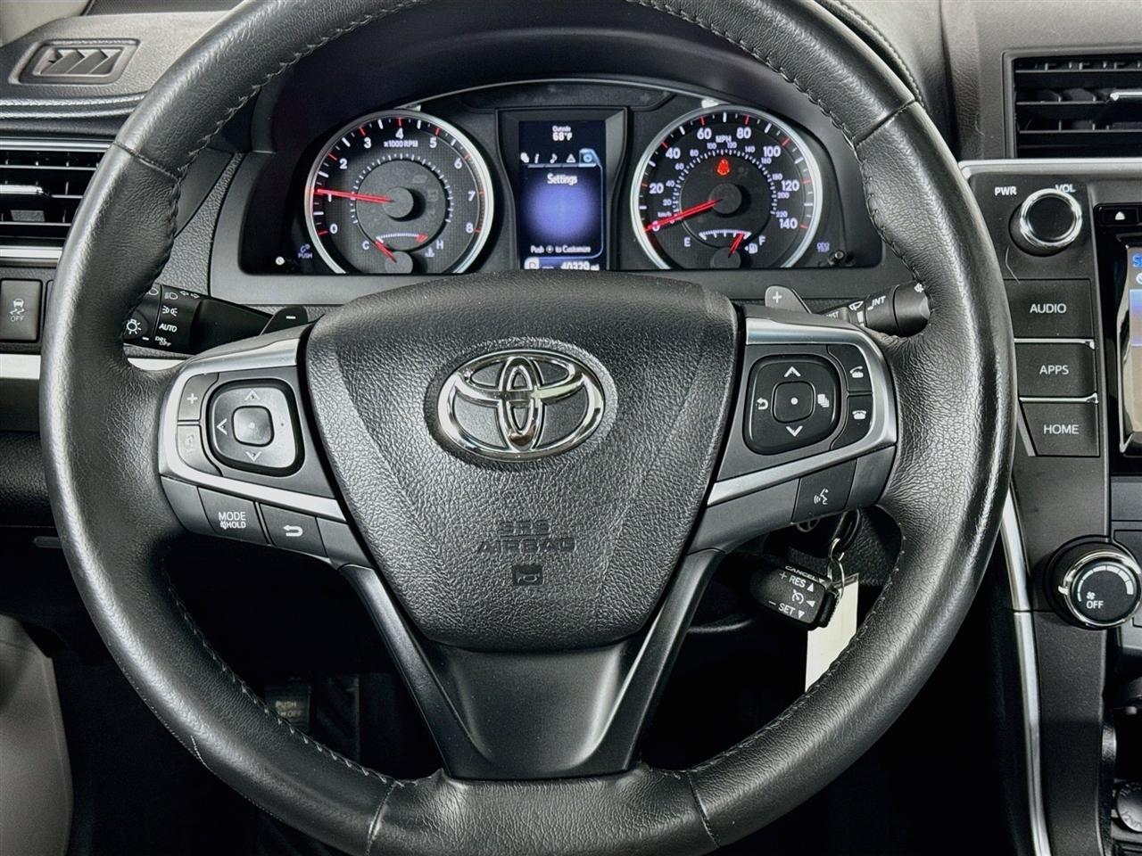 Toyota Camry XLE Auto (Natl) 2017