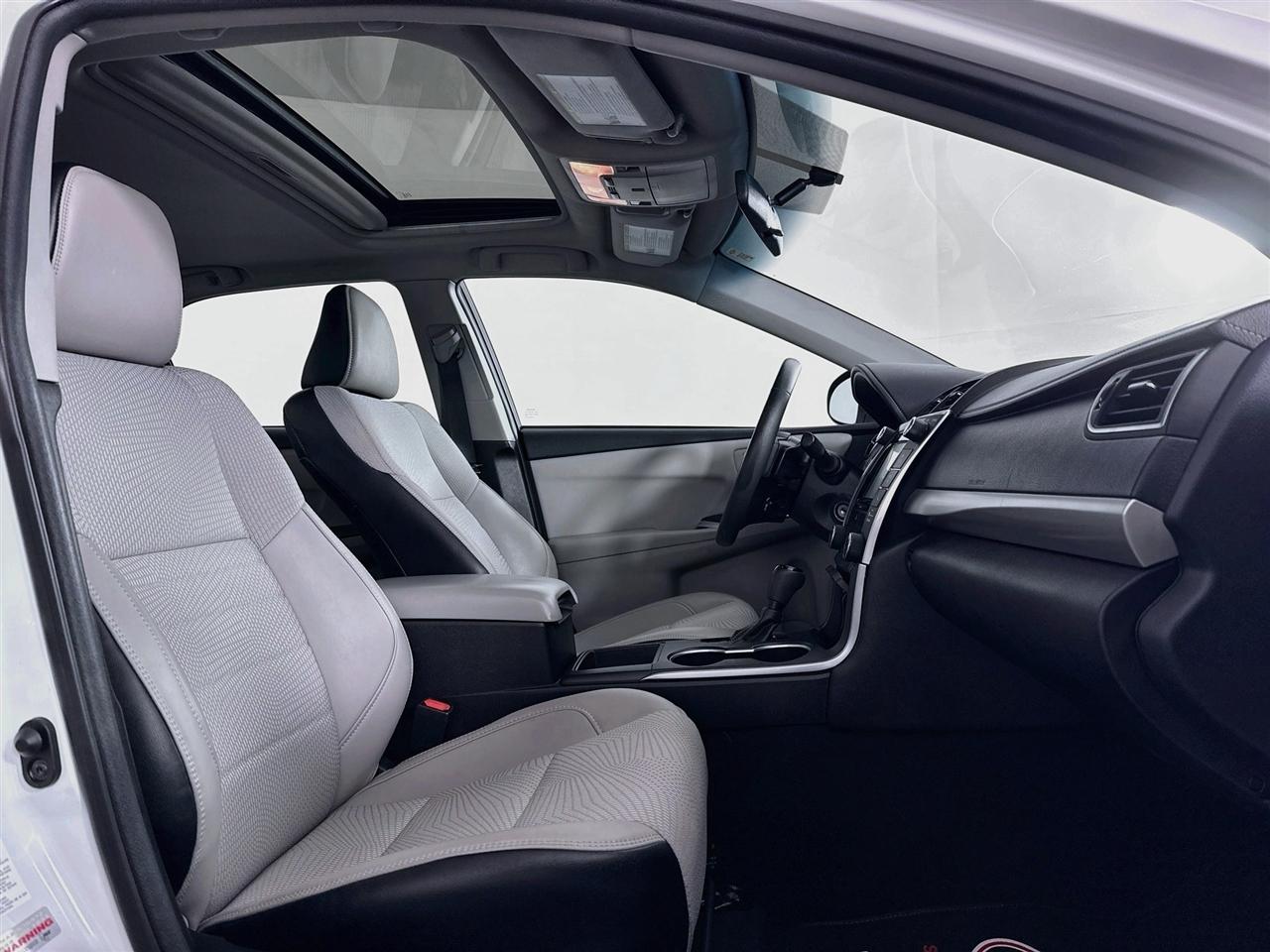 Toyota Camry XLE Auto (Natl) 2017