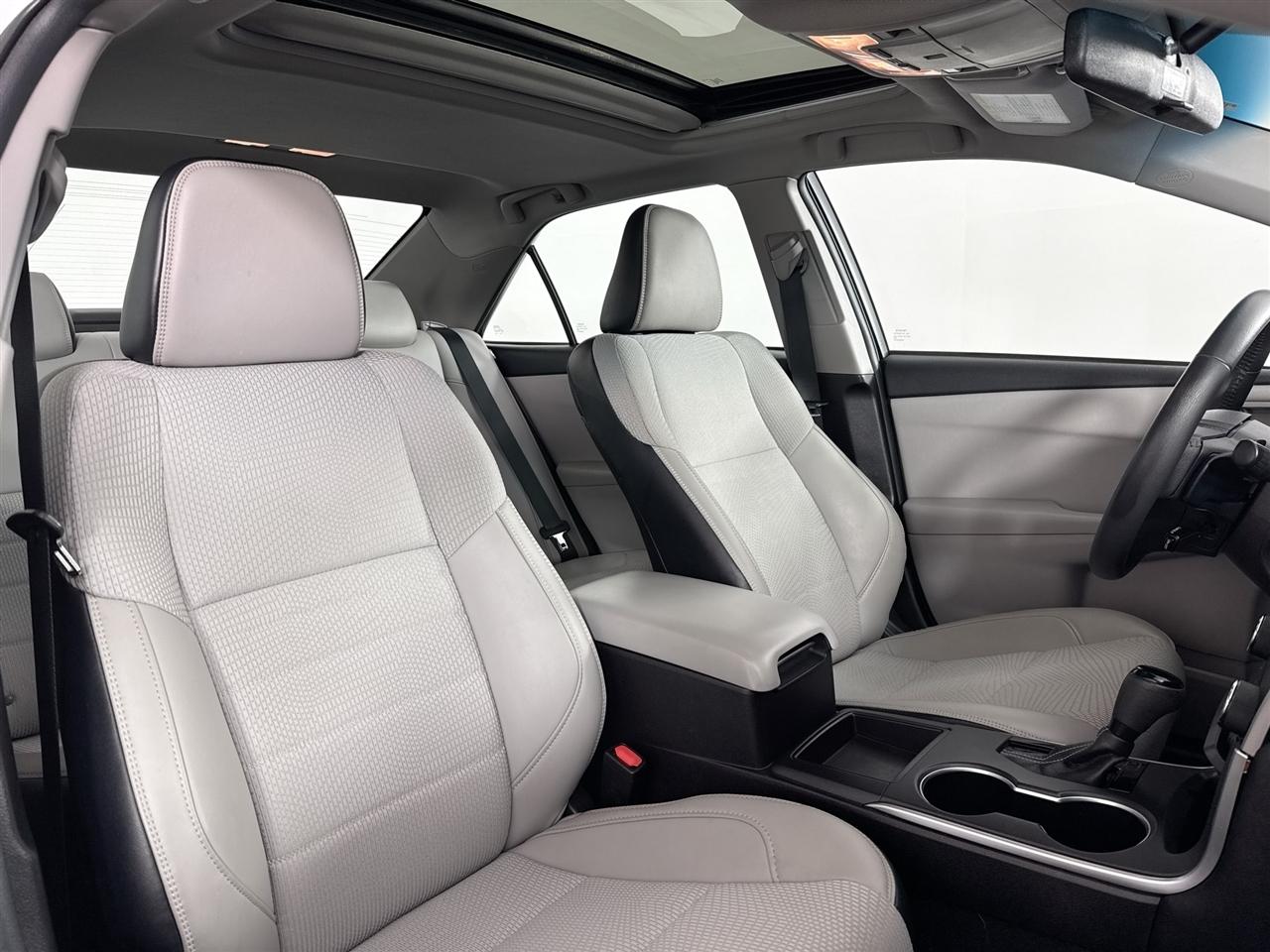 Toyota Camry XLE Auto (Natl) 2017