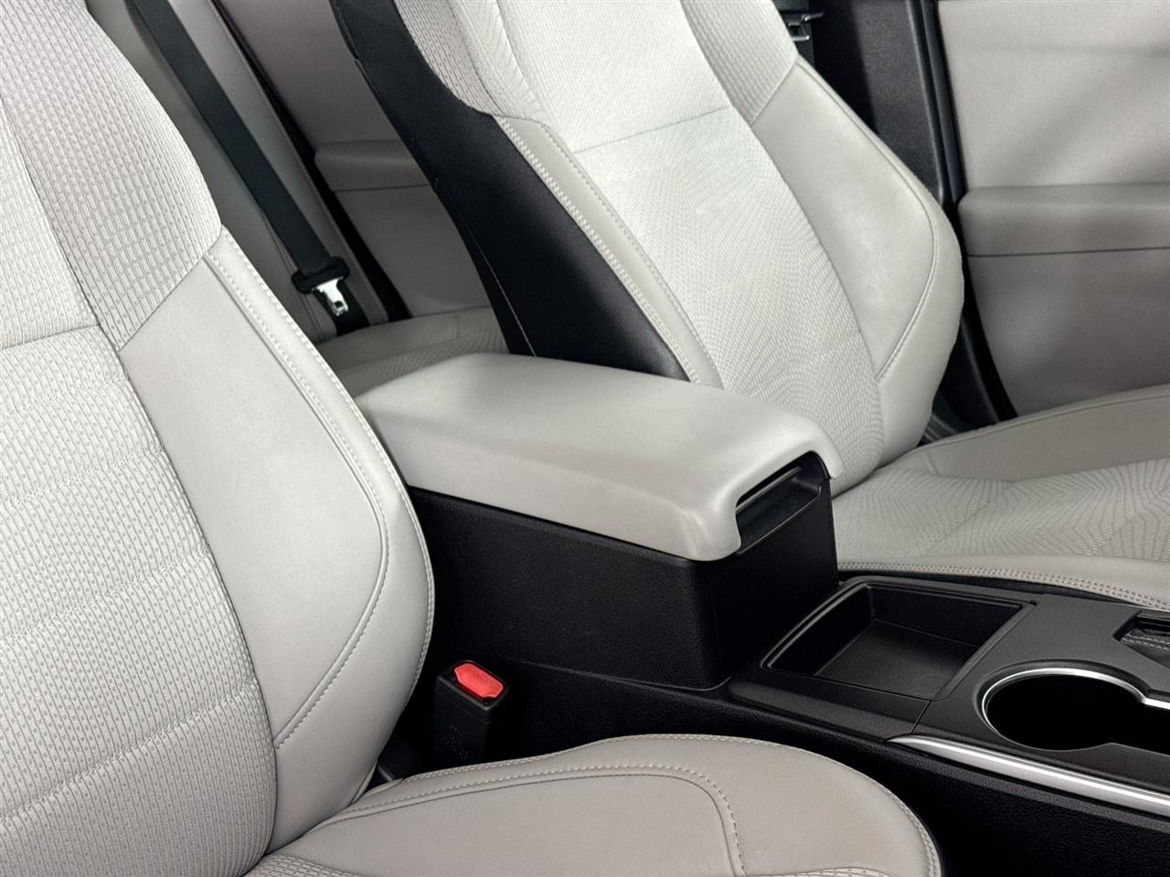 Toyota Camry XLE Auto (Natl) 2017