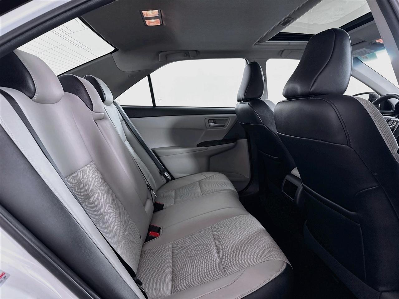 Toyota Camry XLE Auto (Natl) 2017