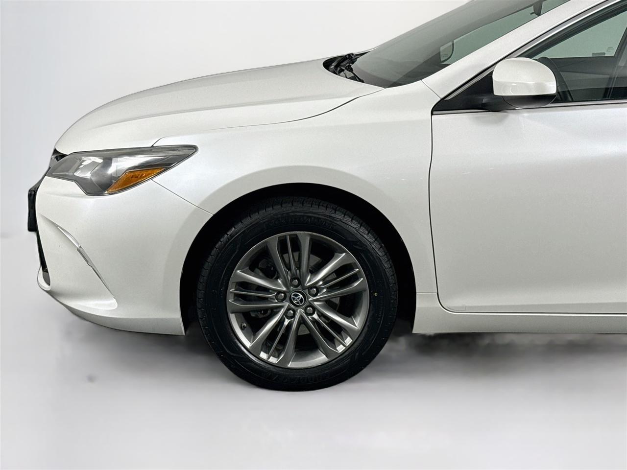 Toyota Camry XLE Auto (Natl) 2017