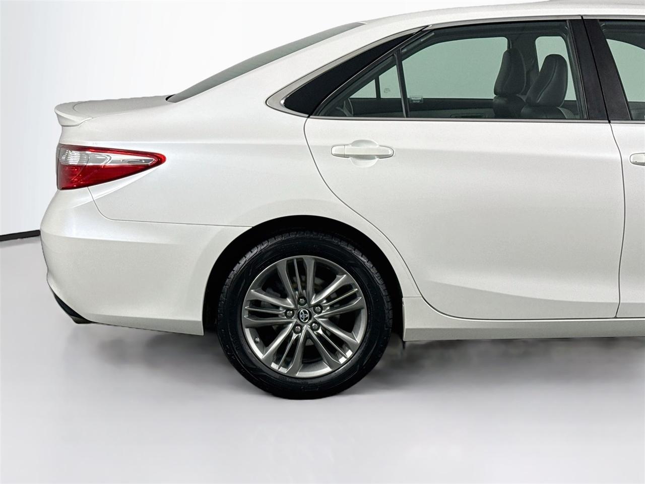 Toyota Camry XLE Auto (Natl) 2017