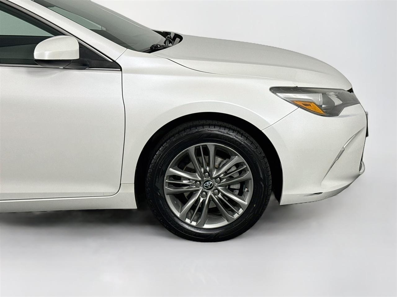 Toyota Camry XLE Auto (Natl) 2017