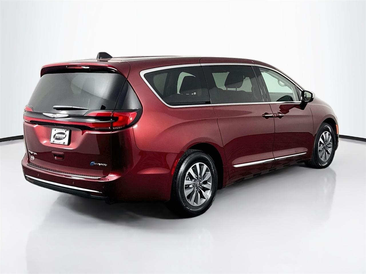 Chrysler Pacifica Hybrid Limited FWD 2023