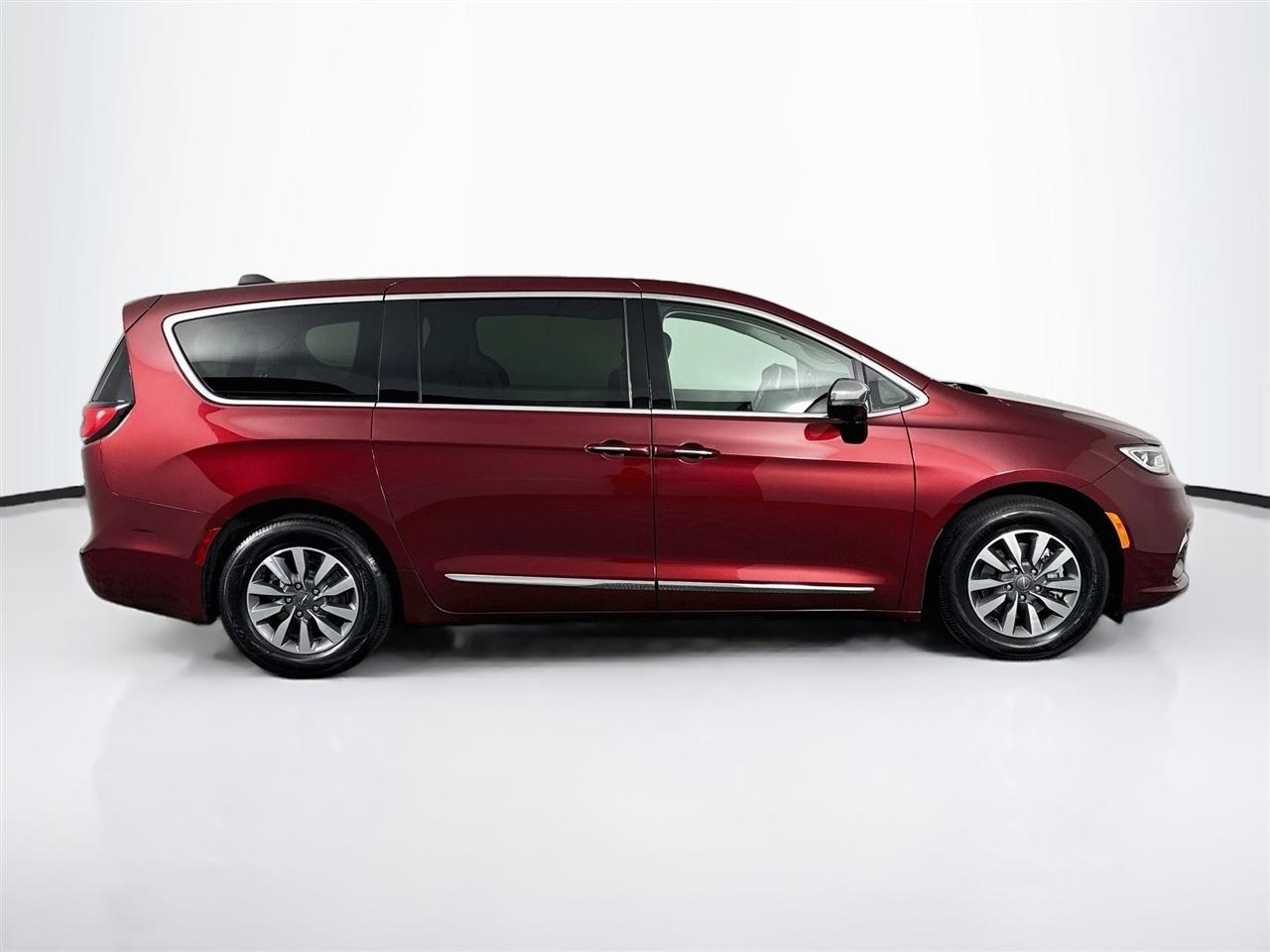 Chrysler Pacifica Hybrid Limited FWD 2023