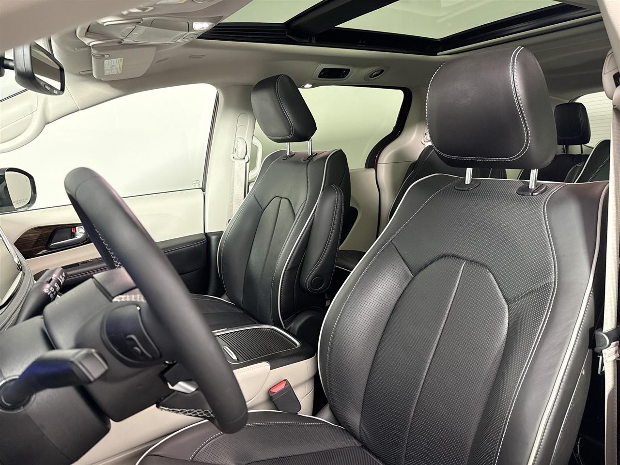 Chrysler Pacifica Hybrid Limited FWD 2023