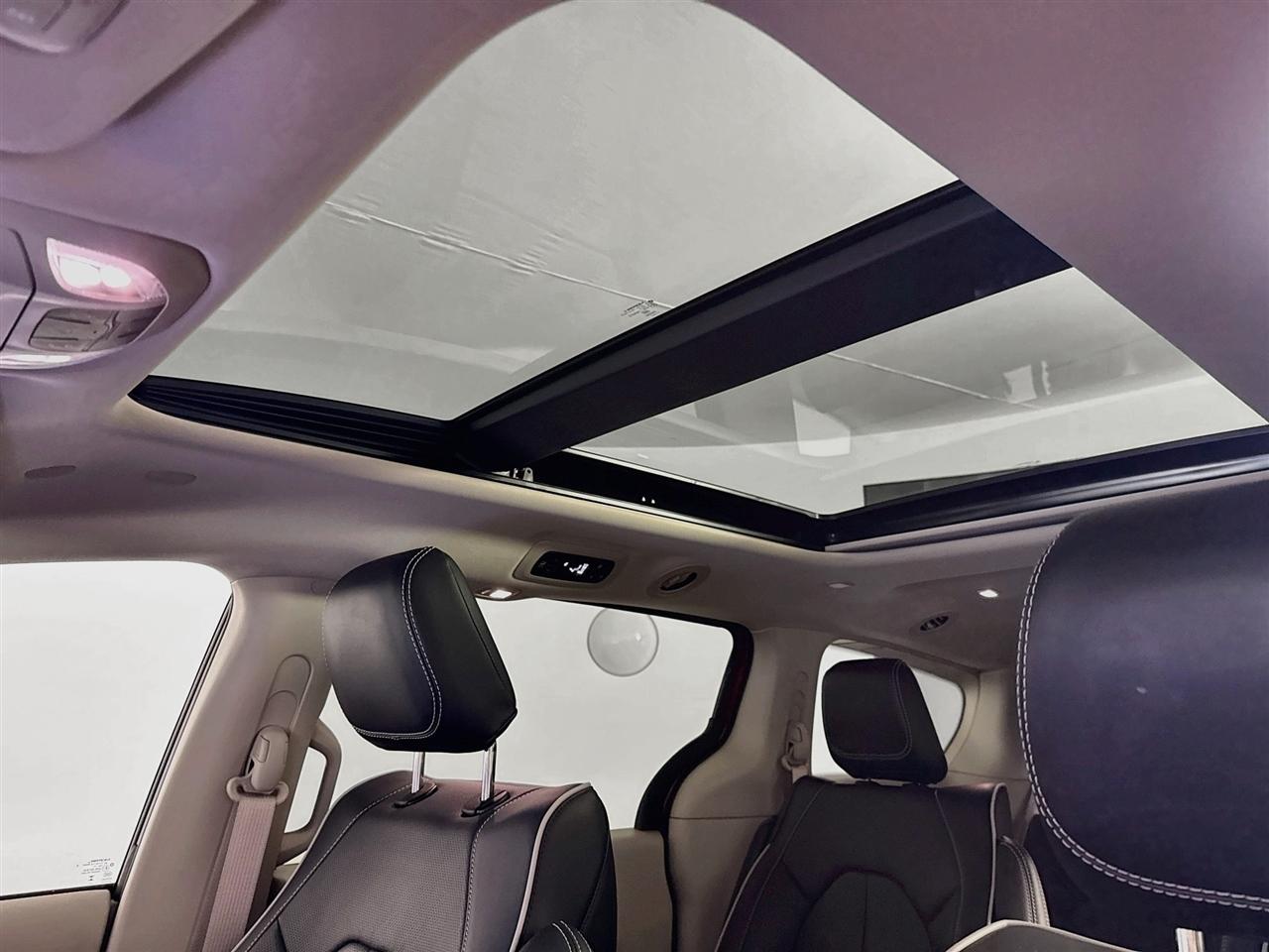 Chrysler Pacifica Hybrid Limited FWD 2023