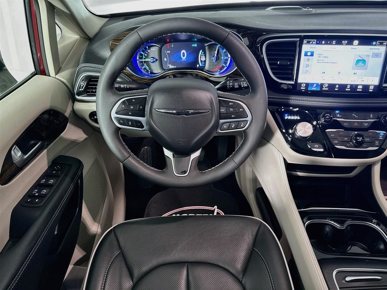 Chrysler Pacifica Hybrid Limited FWD 2023