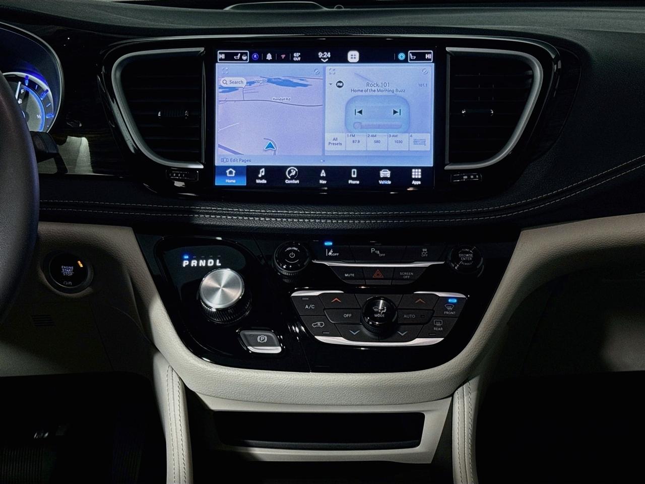 Chrysler Pacifica Hybrid Limited FWD 2023