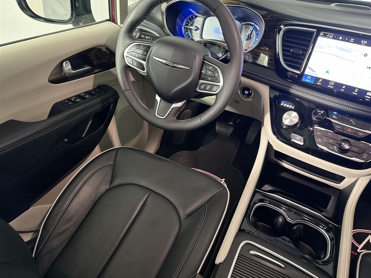 Chrysler Pacifica Hybrid Limited FWD 2023
