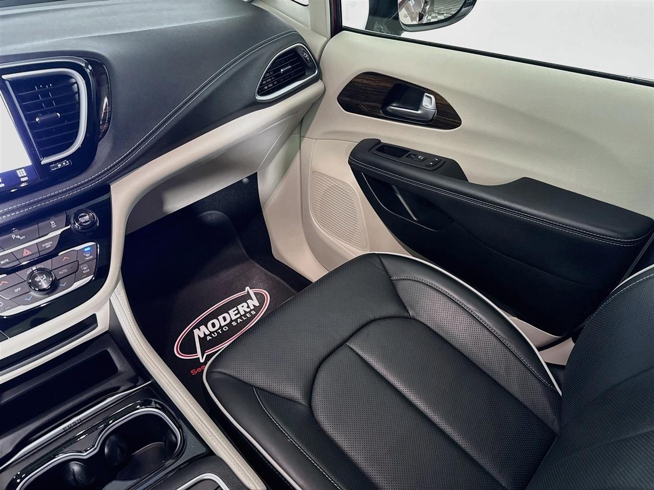 Chrysler Pacifica Hybrid Limited FWD 2023