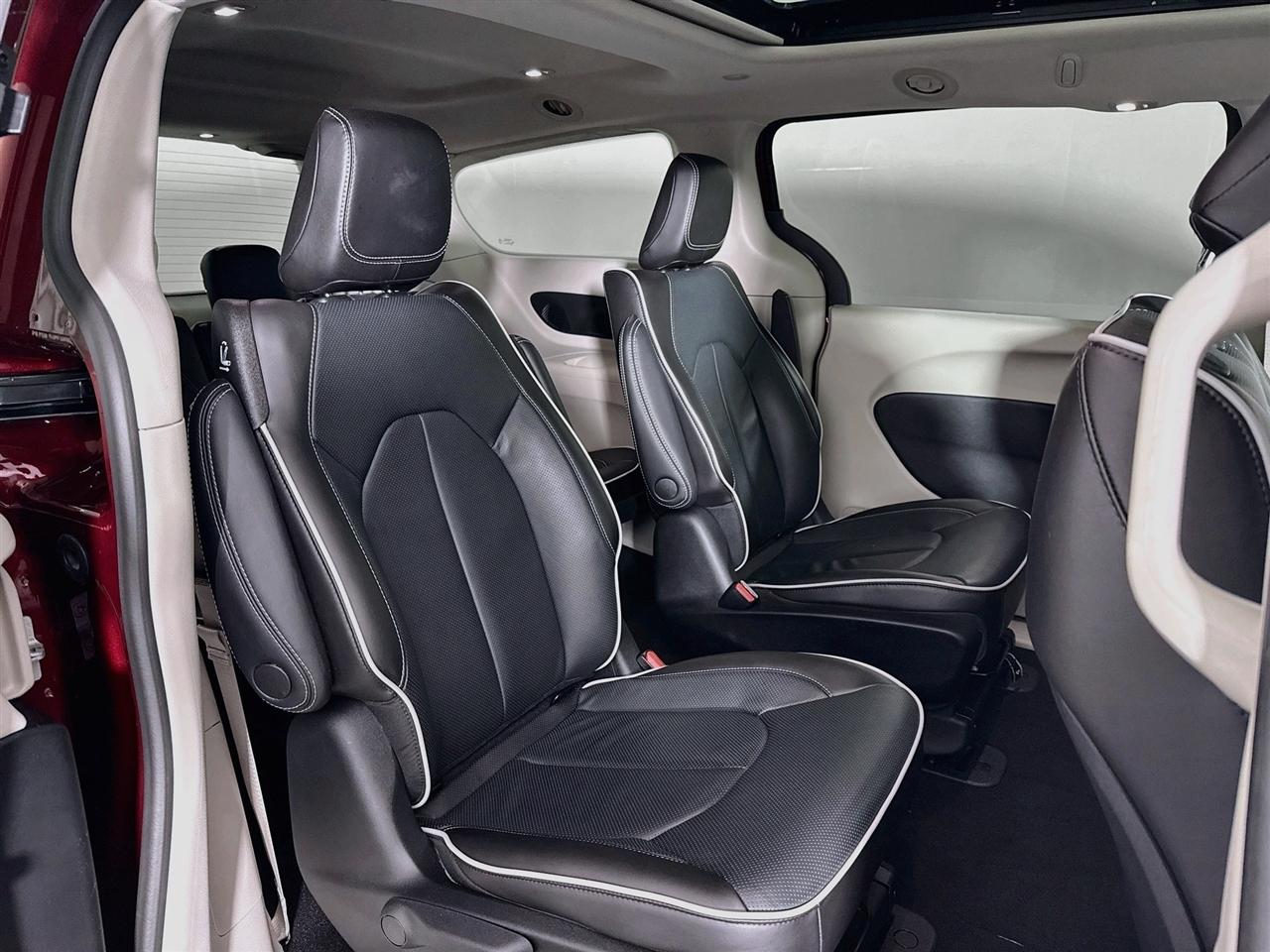 Chrysler Pacifica Hybrid Limited FWD 2023
