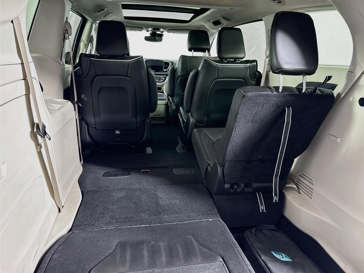 Chrysler Pacifica Hybrid Limited FWD 2023