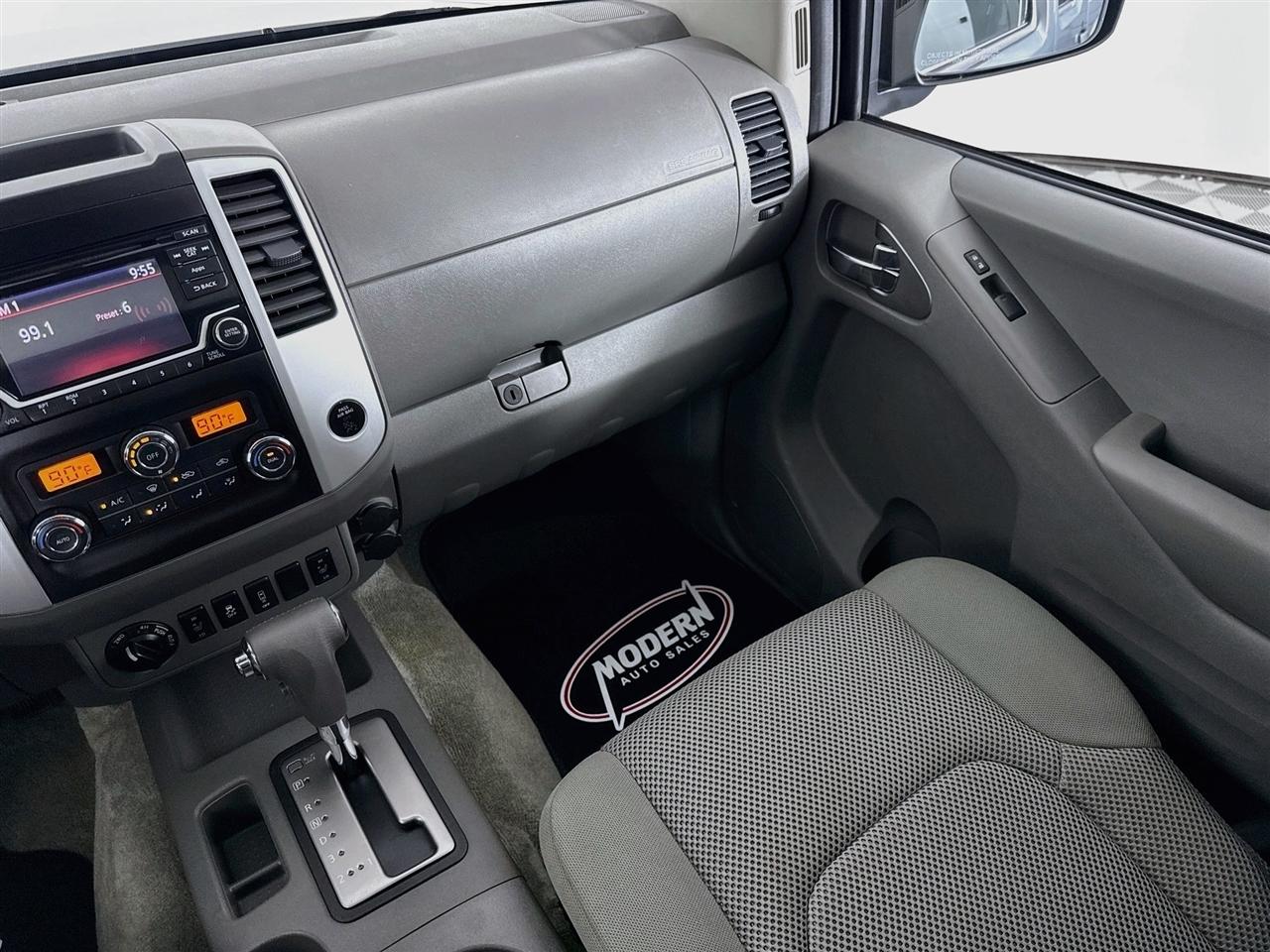Nissan Frontier 4WD Crew Cab SWB Auto SV 2016