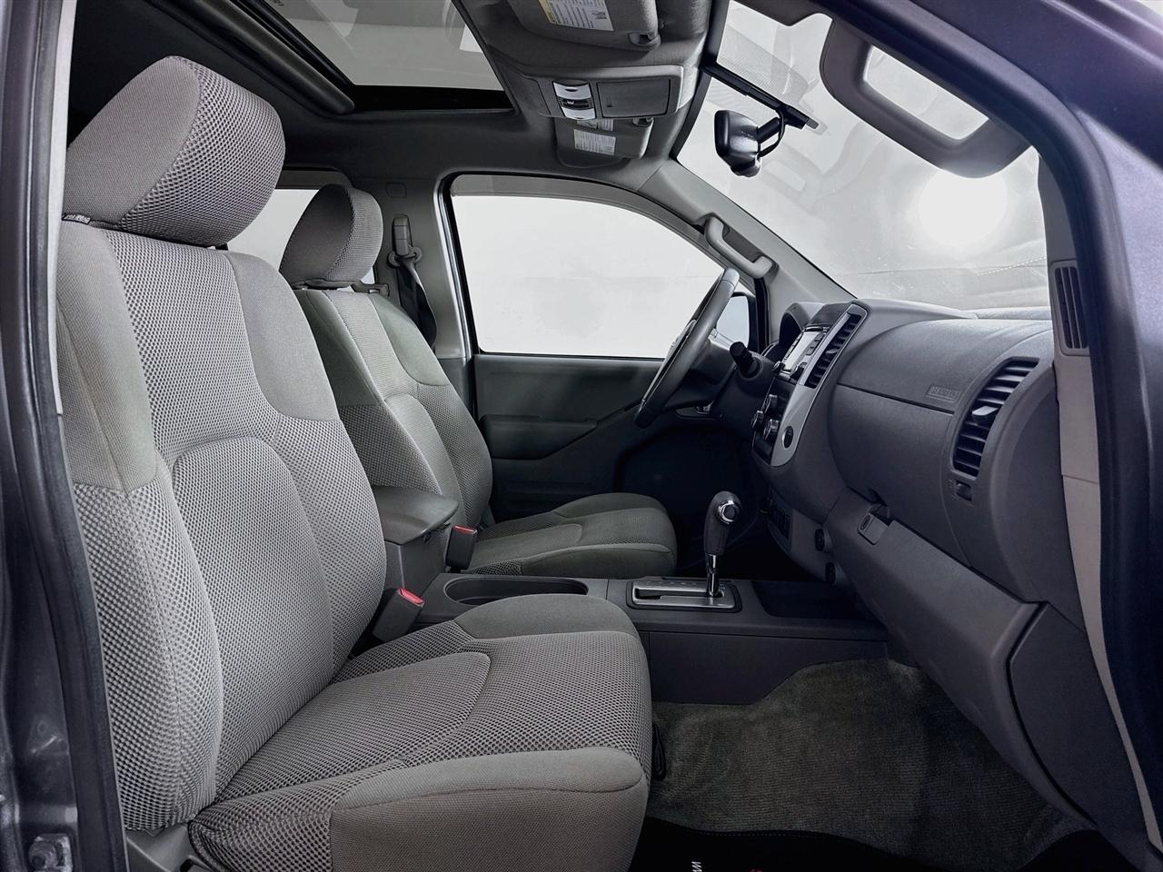 Nissan Frontier 4WD Crew Cab SWB Auto SV 2016