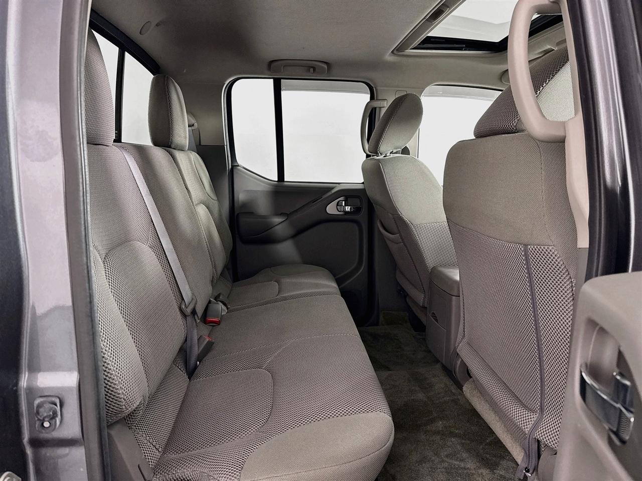Nissan Frontier 4WD Crew Cab SWB Auto SV 2016