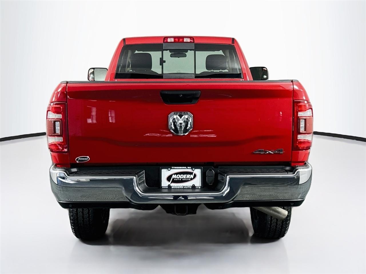 RAM 2500 Tradesman 4x4 Reg Cab 8' Box 2019