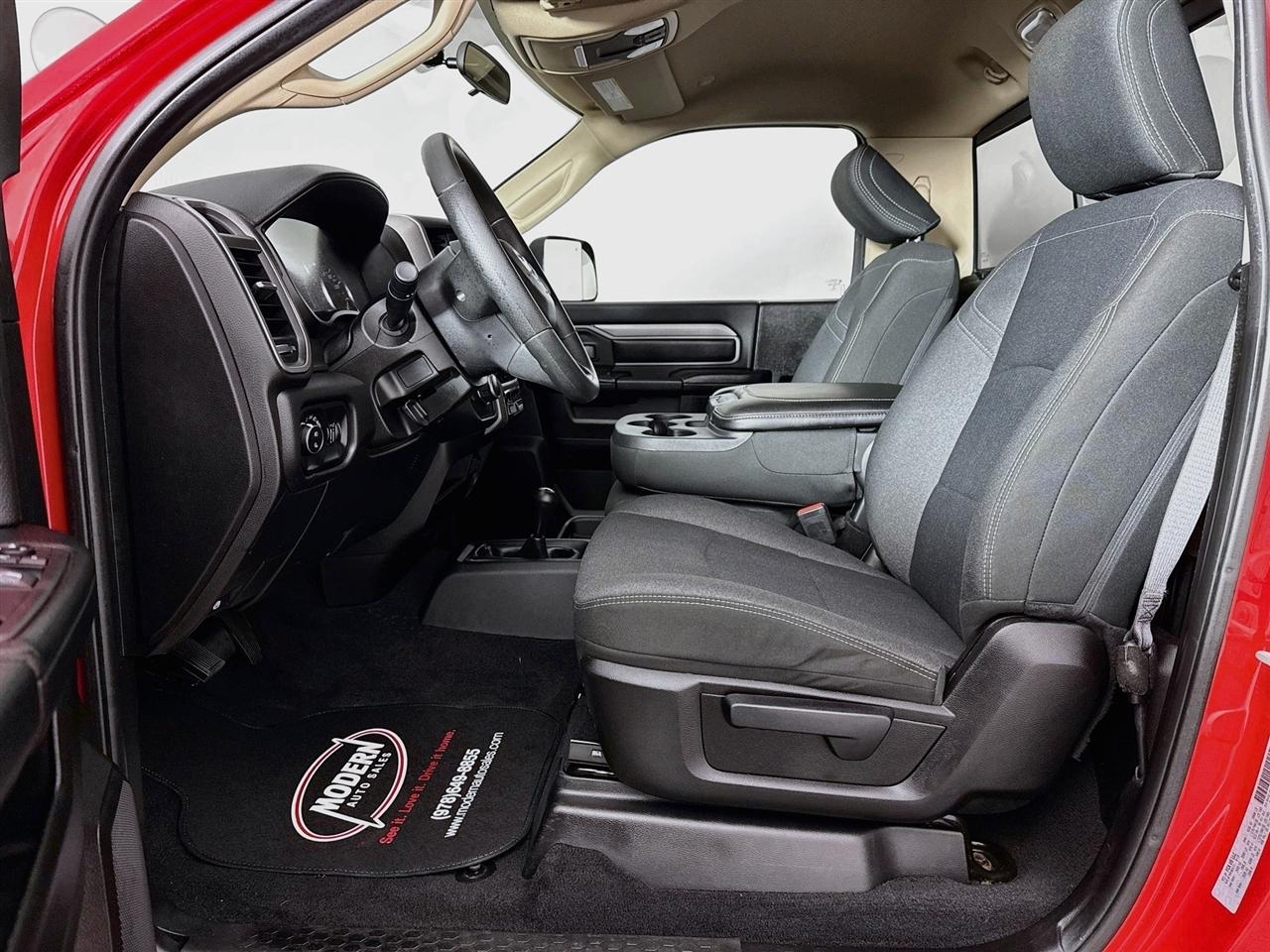 RAM 2500 Tradesman 4x4 Reg Cab 8' Box 2019