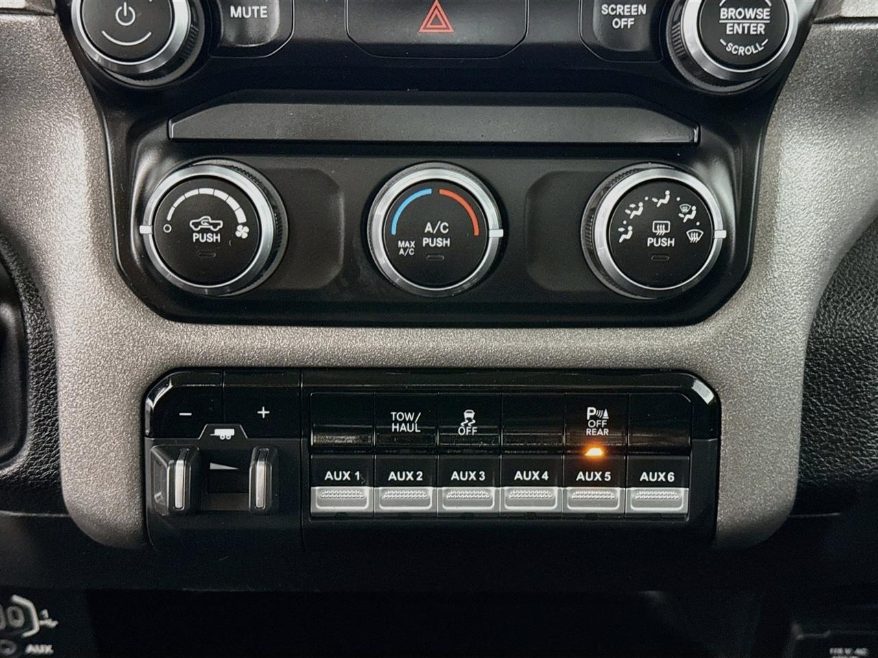 RAM 2500 Tradesman 4x4 Reg Cab 8' Box 2019