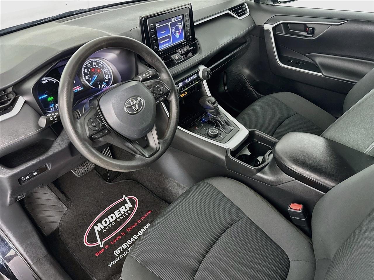 Toyota RAV4 Hybrid LE AWD (Natl) 2021