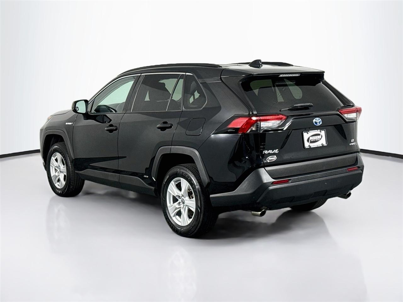 Toyota RAV4 Hybrid LE AWD (Natl) 2021