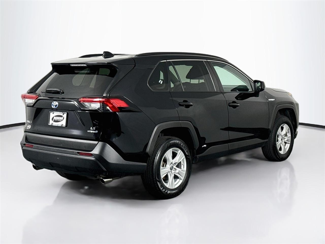 Toyota RAV4 Hybrid LE AWD (Natl) 2021