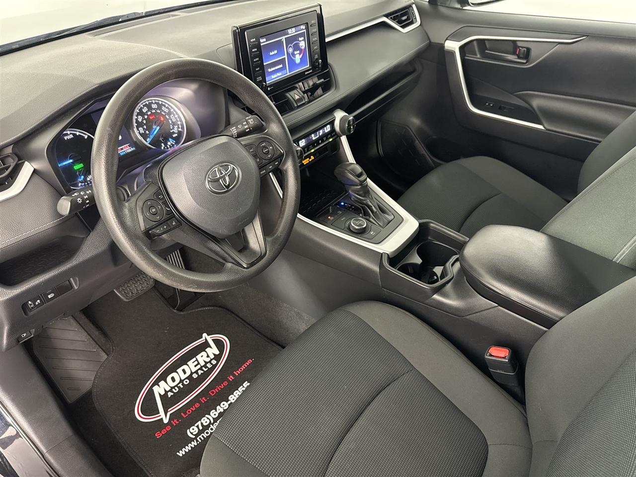 Toyota RAV4 Hybrid LE AWD (Natl) 2021