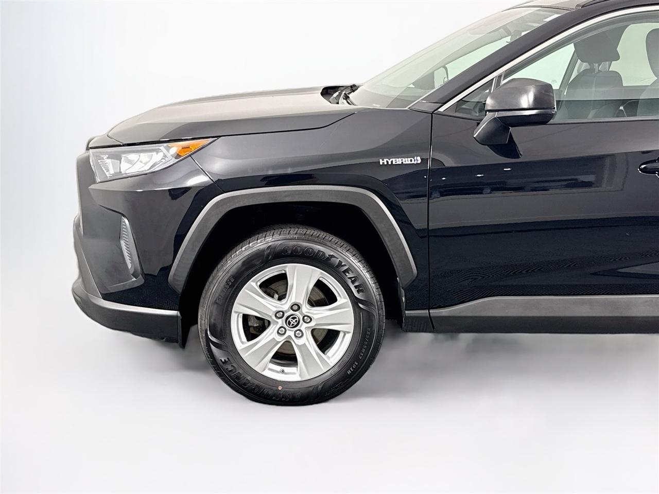 Toyota RAV4 Hybrid LE AWD (Natl) 2021