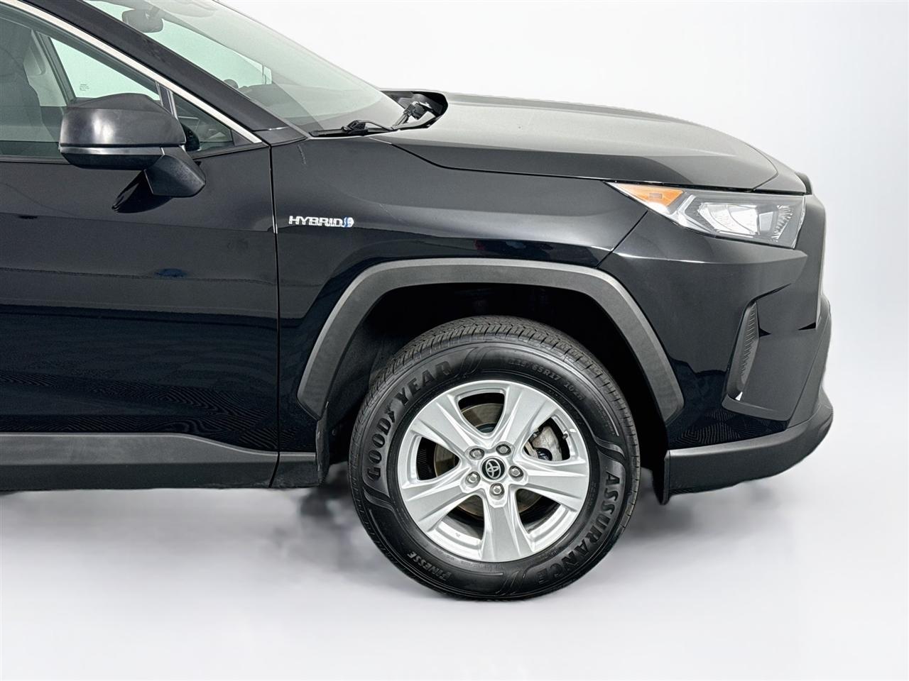Toyota RAV4 Hybrid LE AWD (Natl) 2021