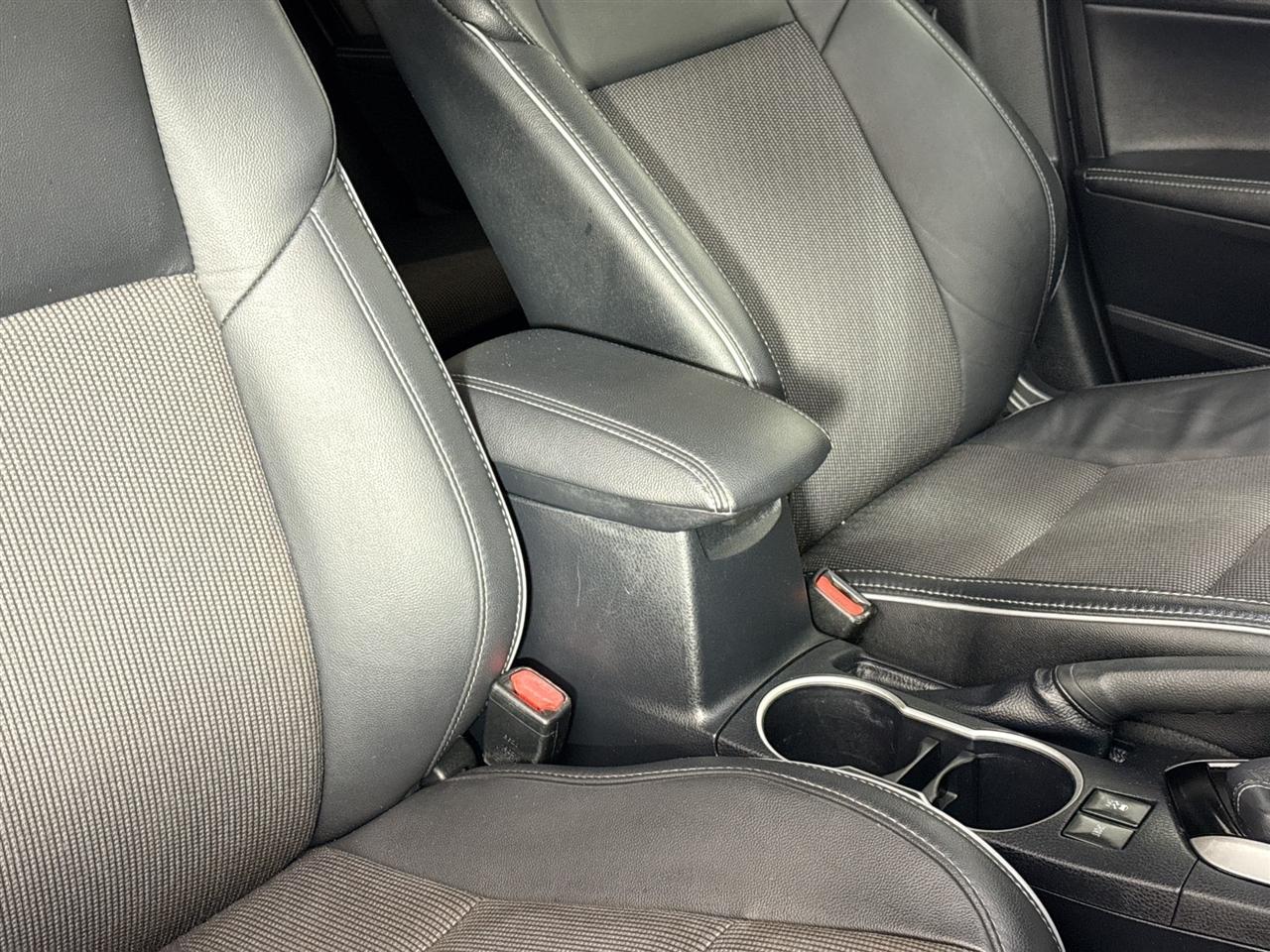 Toyota Corolla 4dr Sdn CVT S w/Special Edition Pkg (Natl) 2016