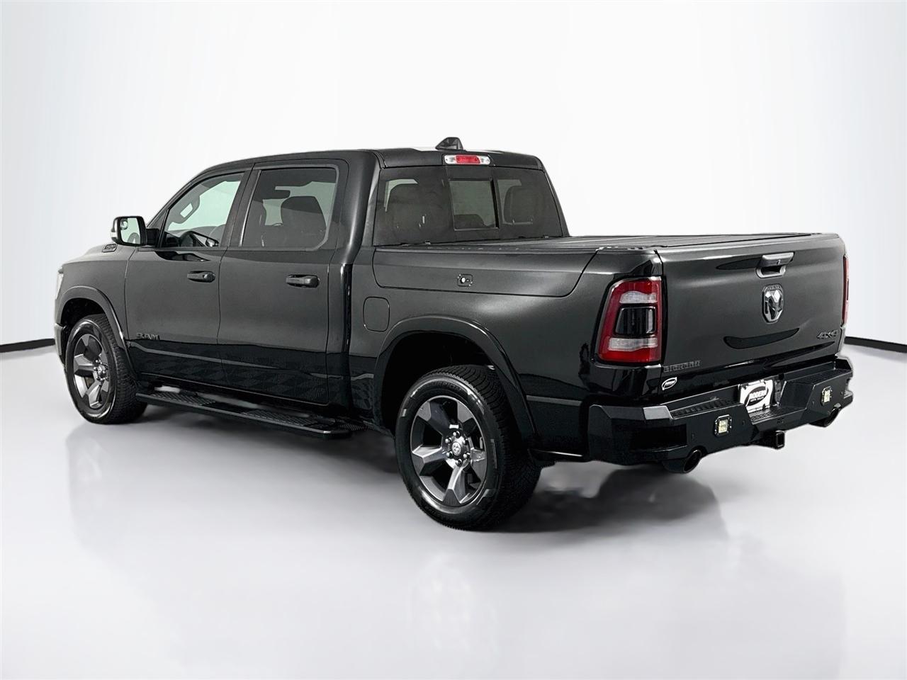 RAM 1500 Big Horn 4x4 Crew Cab 5'7" Box 2020