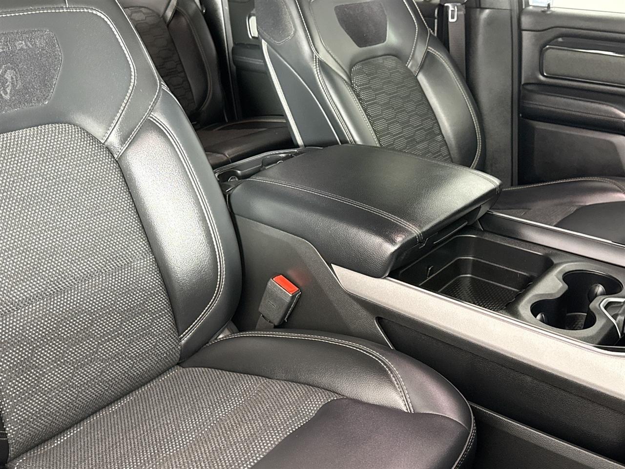 RAM 1500 Big Horn 4x4 Crew Cab 5'7" Box 2020