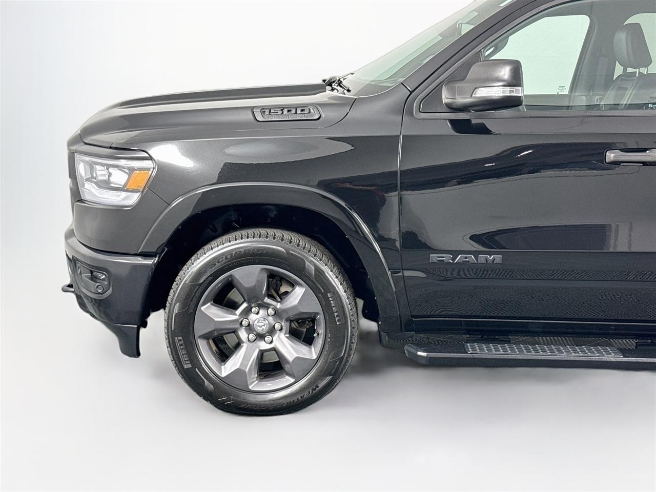 RAM 1500 Big Horn 4x4 Crew Cab 5'7" Box 2020