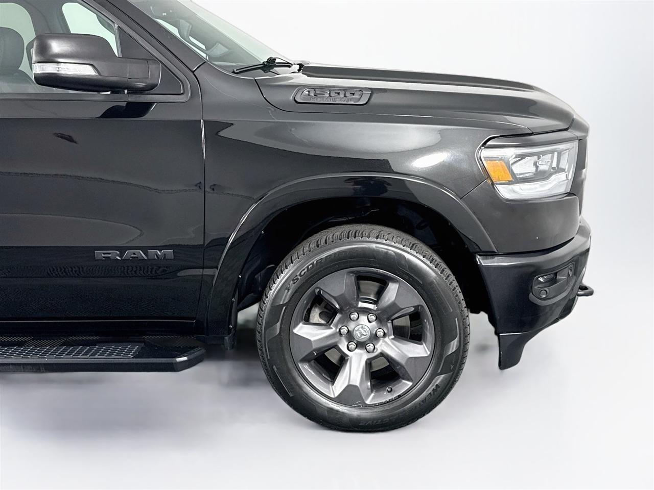 RAM 1500 Big Horn 4x4 Crew Cab 5'7" Box 2020