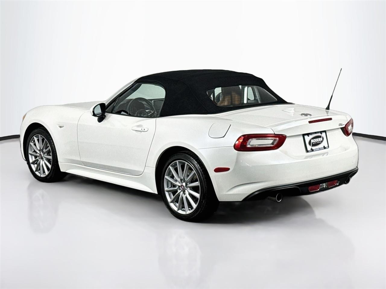 Fiat 124 Spider Lusso Convertible 2018
