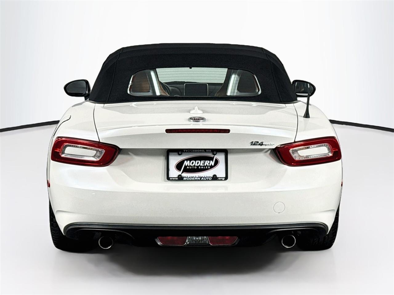 Fiat 124 Spider Lusso Convertible 2018