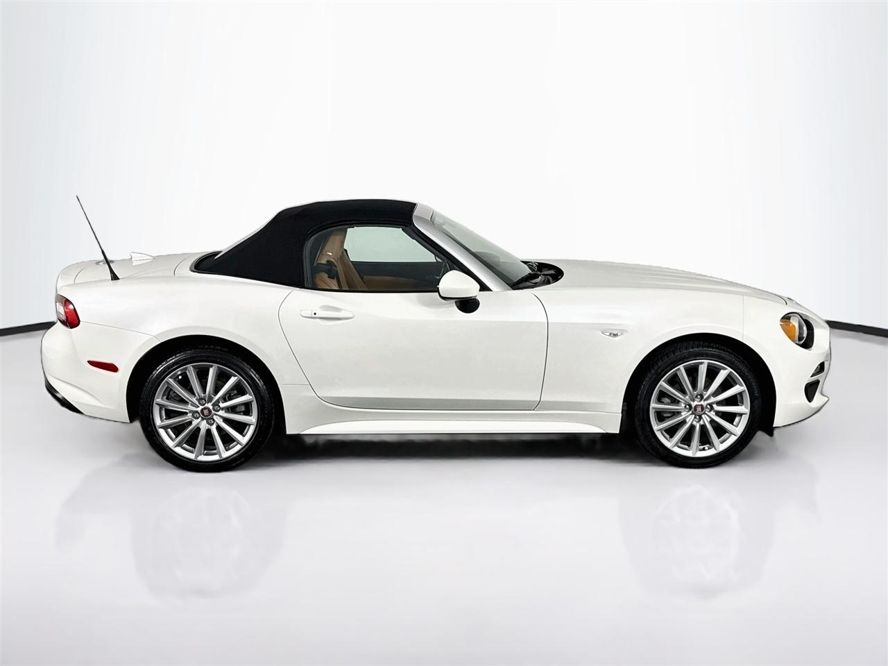 Fiat 124 Spider Lusso Convertible 2018