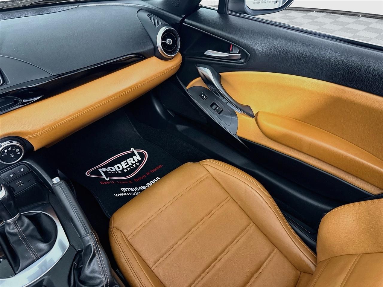 Fiat 124 Spider Lusso Convertible 2018