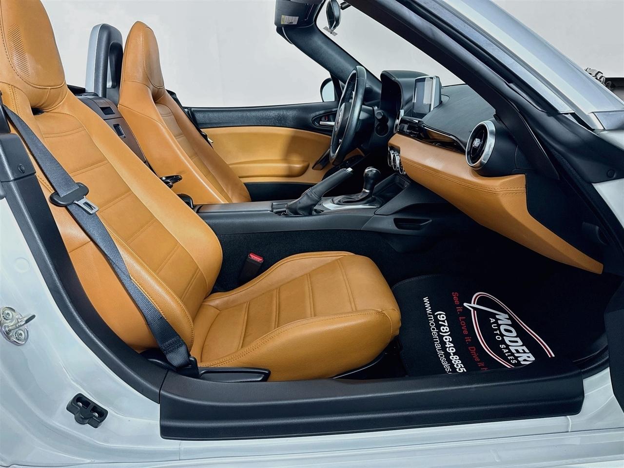 Fiat 124 Spider Lusso Convertible 2018