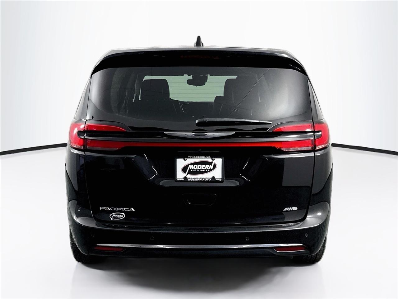 Chrysler Pacifica Touring L AWD 2023