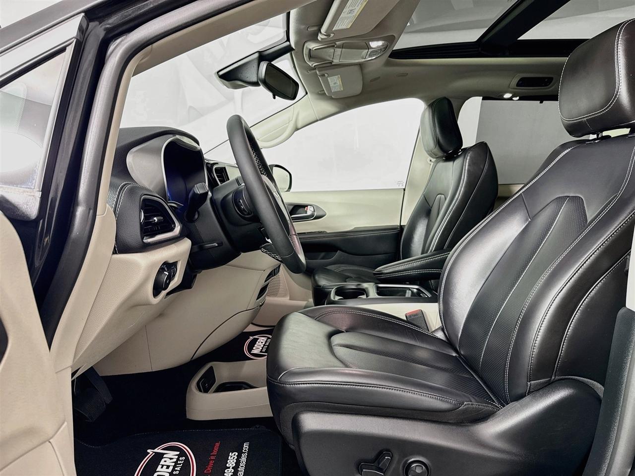 Chrysler Pacifica Touring L AWD 2023